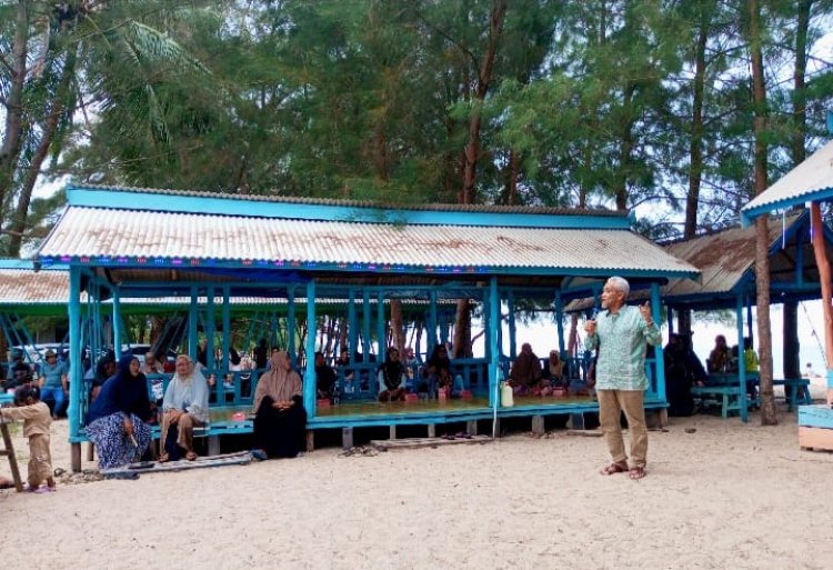 " SOLIDITAS GRHES TERPANCAR DI PANTAI AMPUI : EKO SOEMARNO GALANG ASPIRASI MASYARAKAT DESA KERAYA " 