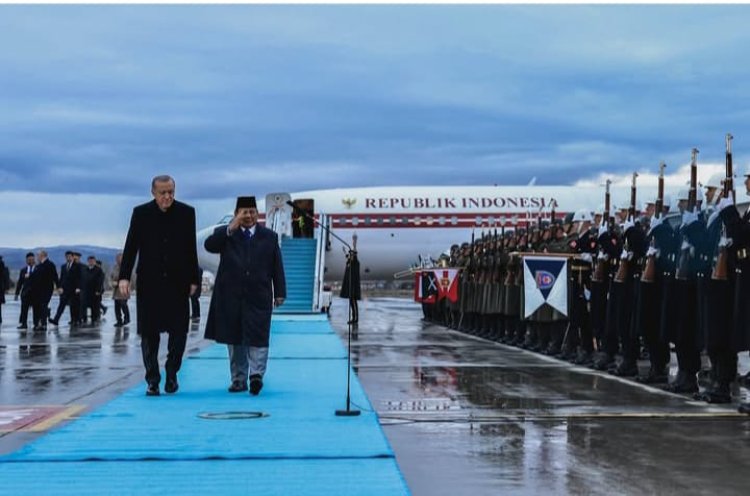 " PRESIDEN PRABOWO DAN ERDOGAN BERTEMU DI ANKARA : PERKUAT KEMITRAAN STRATEGIS DAN DIPLOMASI GLOBAL DENGAN PENUH KEHORMATAN " 